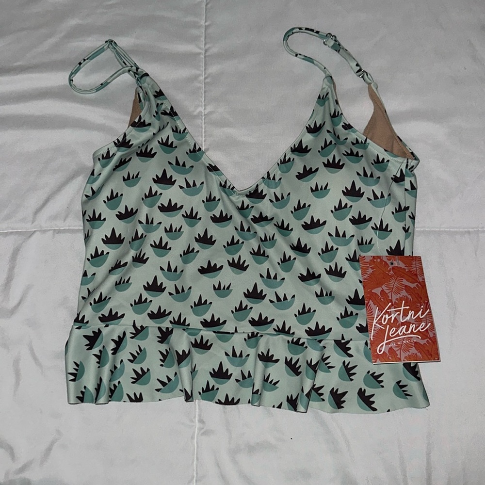 Kortni Jeane scoop neck